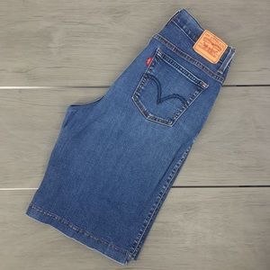 Levi’s Bermuda shorts perfectly slimming size 10